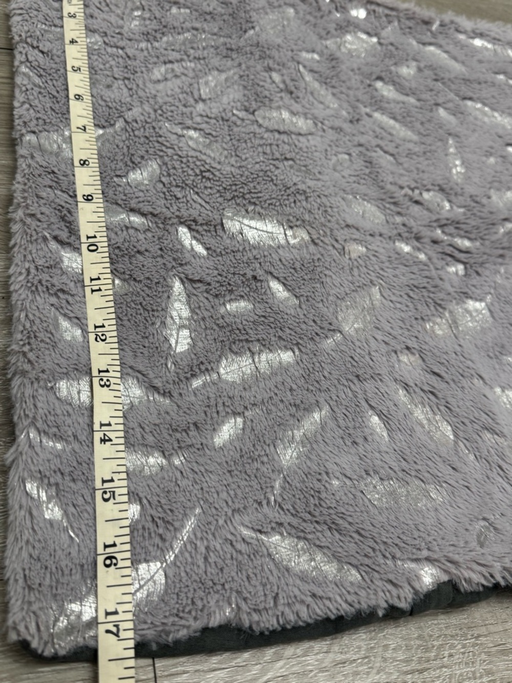 Set of 2 Light Gray Faux Fur Pillow Covers 18x18 Silver Feather Print Plush - Picture 2 of 3